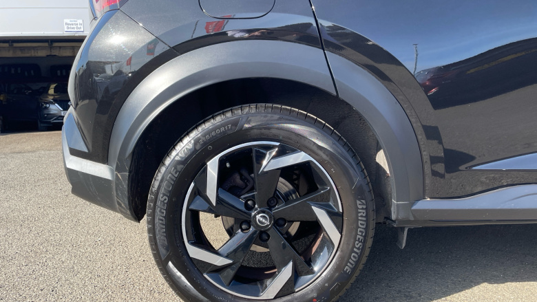 Nissan Juke 1.0 DiG-T 114 N-Connecta 5dr Petrol Hatchback